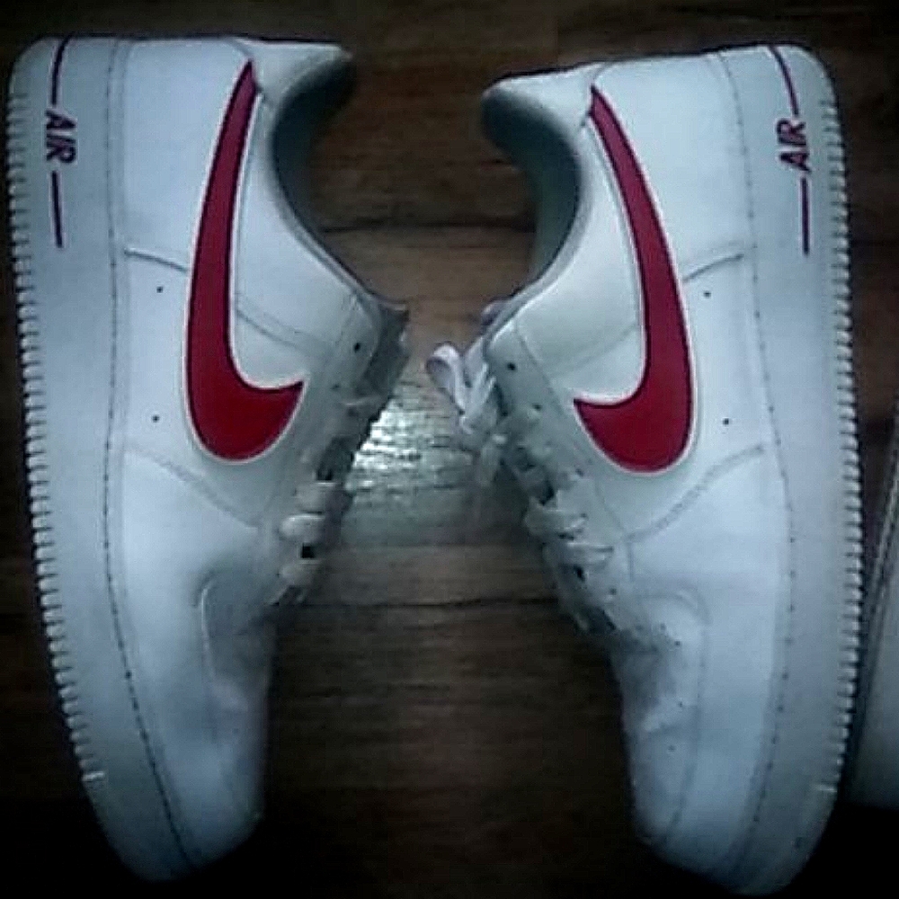 Nike air force 1 all white with red checks